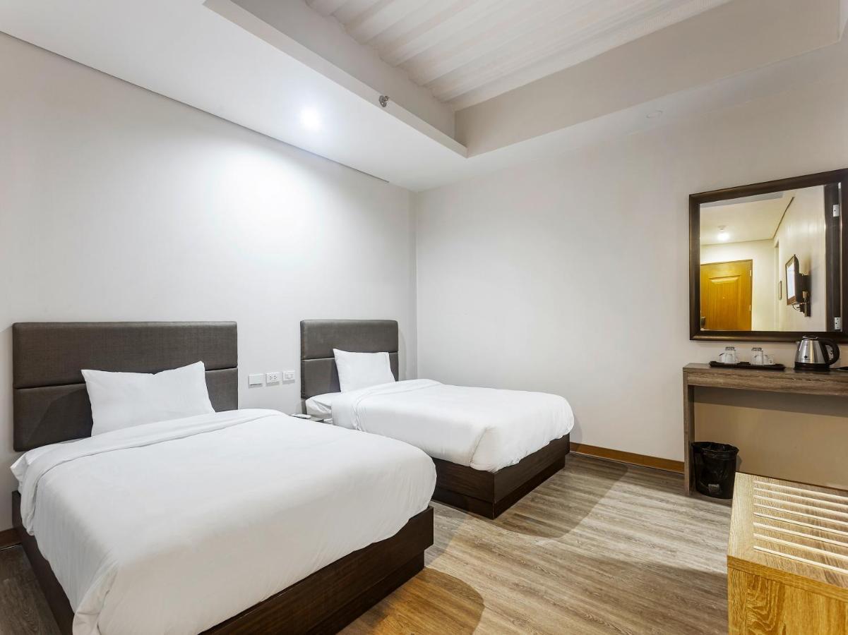 Airo Hotel Manila Ngoại thất bức ảnh